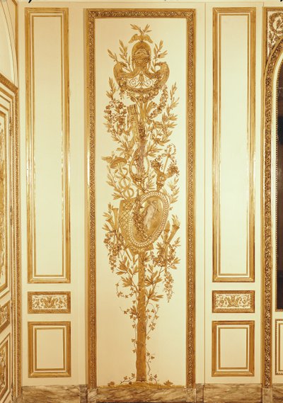 Détail de lambris avec un bouclier trophée, une lyre, un sceptre et un caducée pour le 
